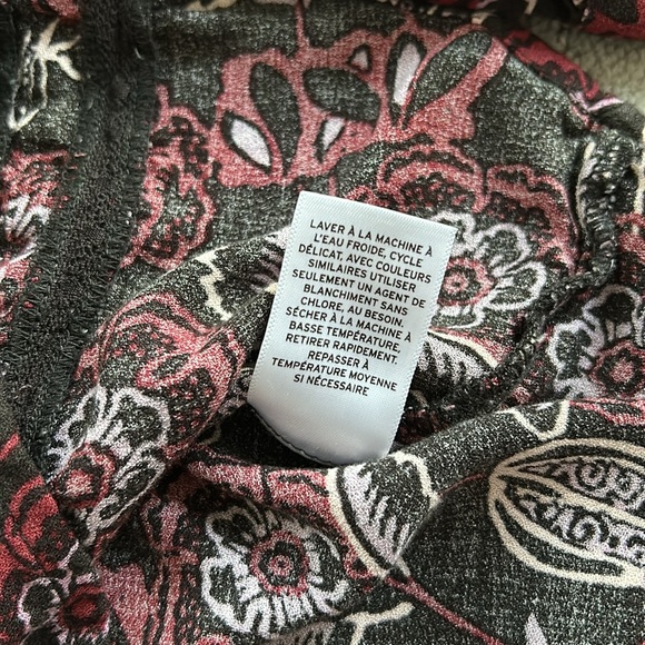 HINGE blouse, size Small, black with burgundy, lavender, and cream print - Picture 12 of 12